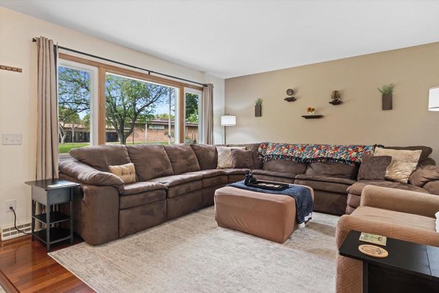 4117 Donald Drive, Madison, WI 53704