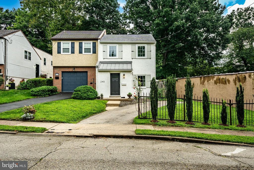 240 E SPRINGFIELD AVE, PHILADELPHIA, PA 19118 — photo 2