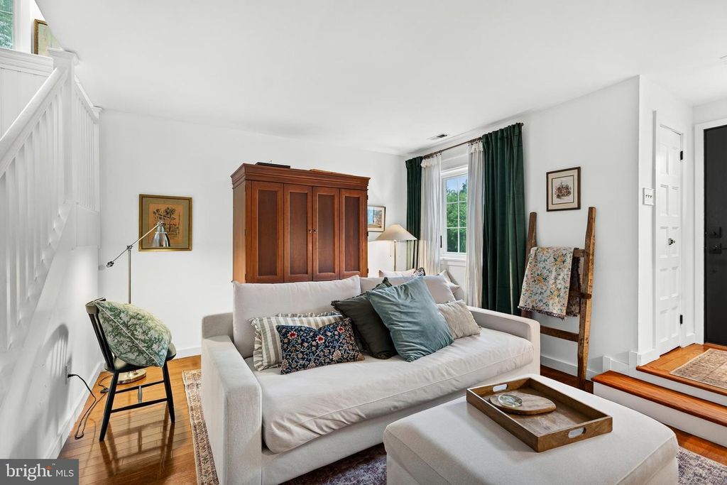 240 E SPRINGFIELD AVE, PHILADELPHIA, PA 19118 — photo 4