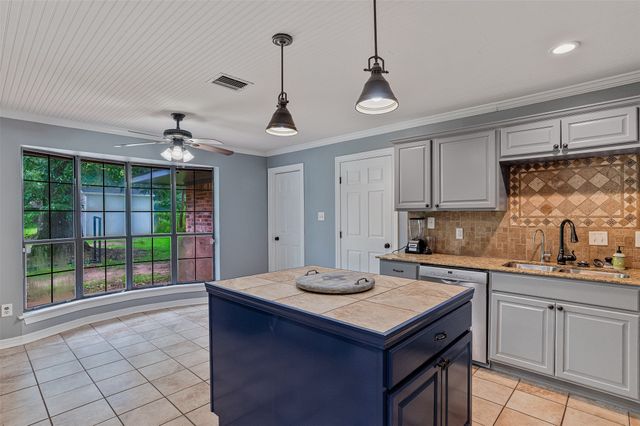 7433 Whispering Pines Drive, Shreveport, LA 71129
