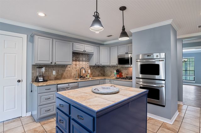 7433 Whispering Pines Drive, Shreveport, LA 71129