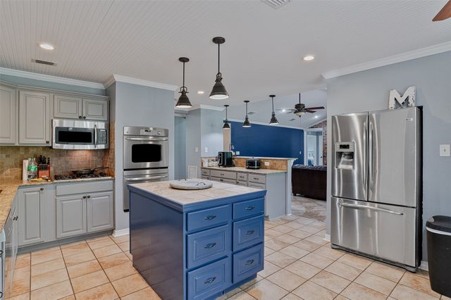 7433 Whispering Pines Drive, Shreveport, LA 71129