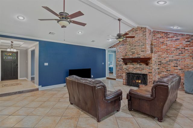 7433 Whispering Pines Drive, Shreveport, LA 71129