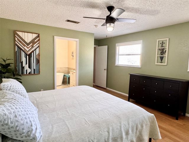 1901 Adams Lane A, Azle, TX 76020