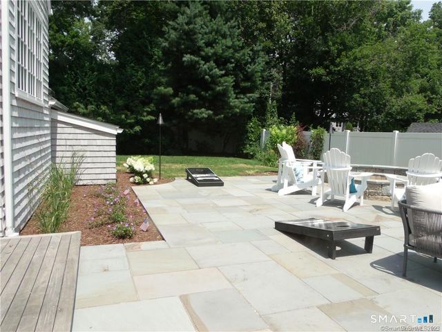 8 Lawson Drive, Madison, CT 06443