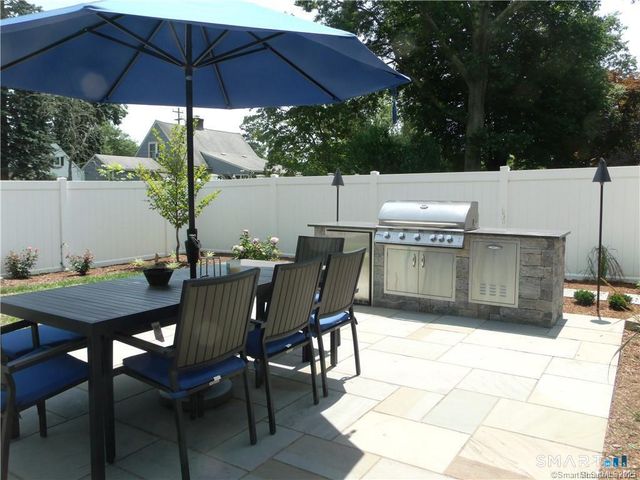 8 Lawson Drive, Madison, CT 06443