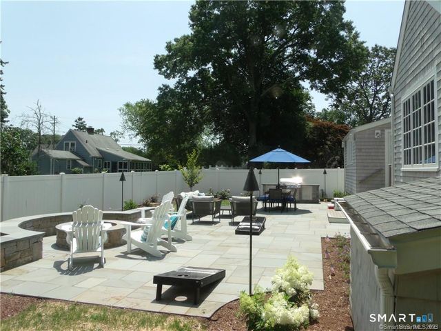 8 Lawson Drive, Madison, CT 06443