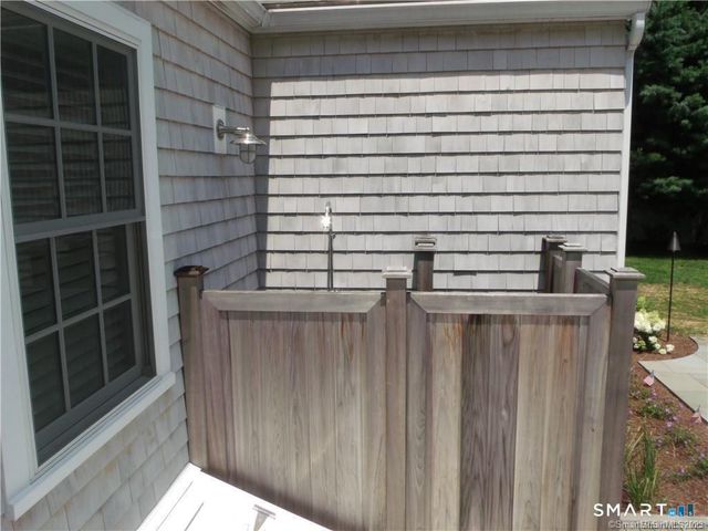 8 Lawson Drive, Madison, CT 06443