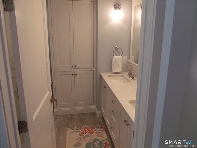 8 Lawson Drive, Madison, CT 06443