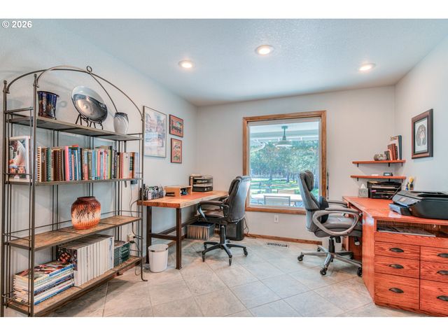 55471 RICHARD Way, Bend, OR 97707