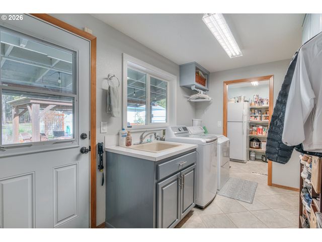 55471 RICHARD Way, Bend, OR 97707