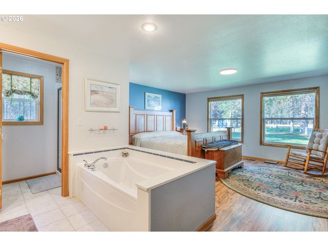 55471 RICHARD Way, Bend, OR 97707