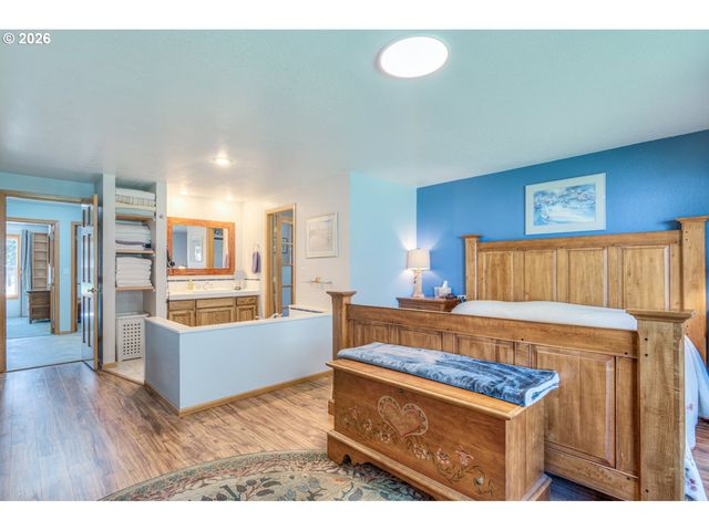 55471 RICHARD Way, Bend, OR 97707