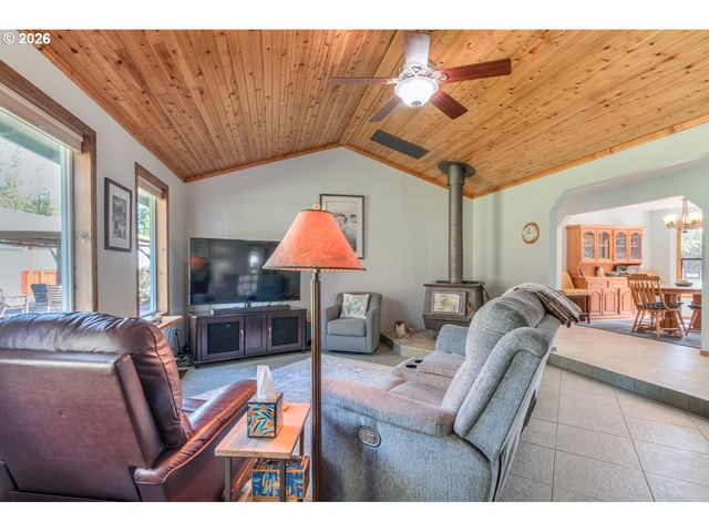 55471 RICHARD Way, Bend, OR 97707