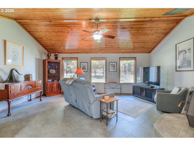 55471 RICHARD Way, Bend, OR 97707