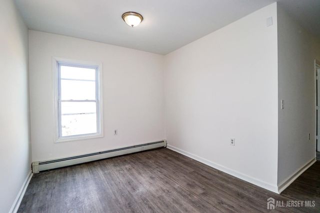 364 Market Street 3F, Perth Amboy, NJ 08861