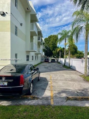 12890 NE 8th Avenue 102, North Miami, FL 33161