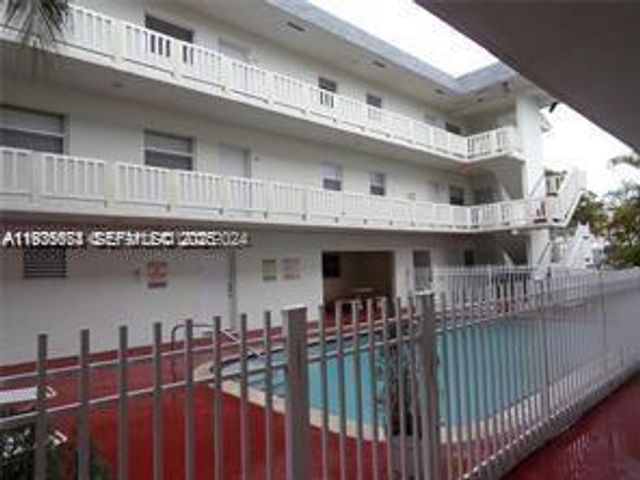 12890 NE 8th Avenue 102, North Miami, FL 33161