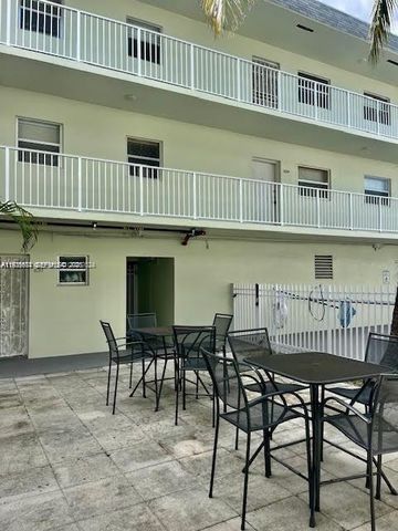 12890 NE 8th Avenue 102, North Miami, FL 33161