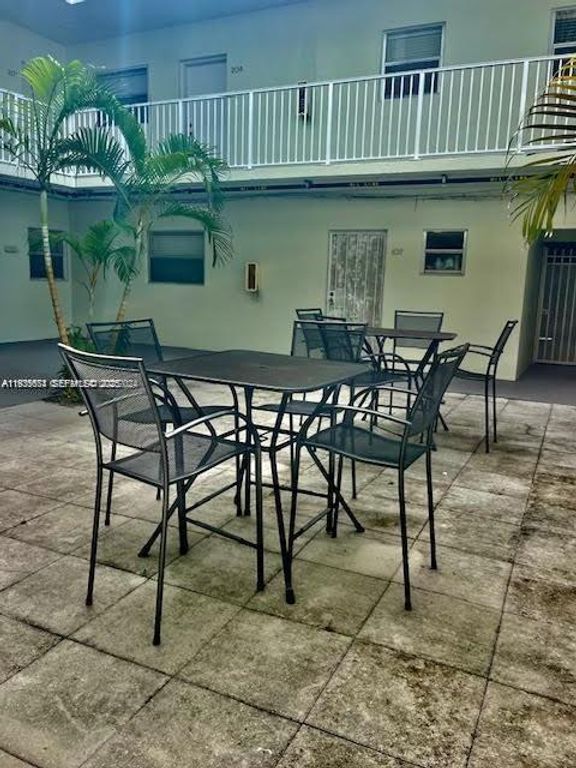 12890 NE 8th Avenue 102, North Miami, FL 33161
