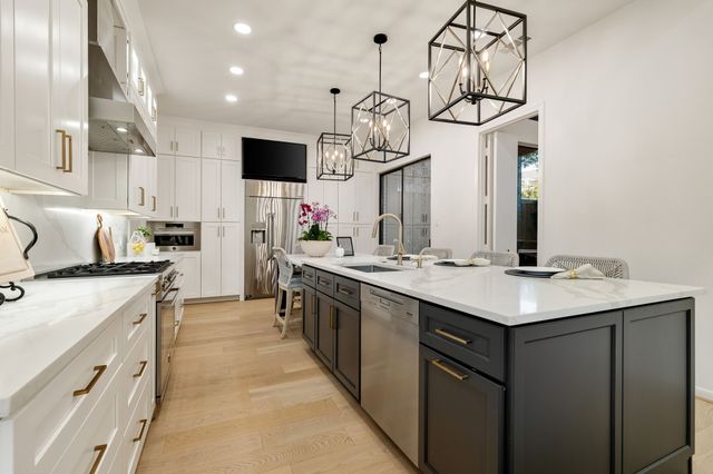 5609 Bent Creek Trail, Dallas, TX 75252