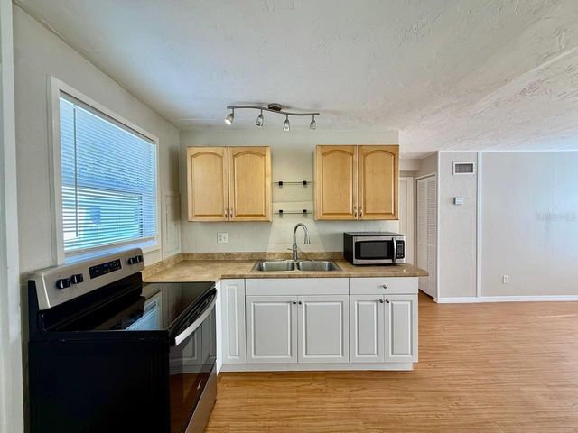 5612 18TH AVENUE S, St Petersburg, FL 33707
