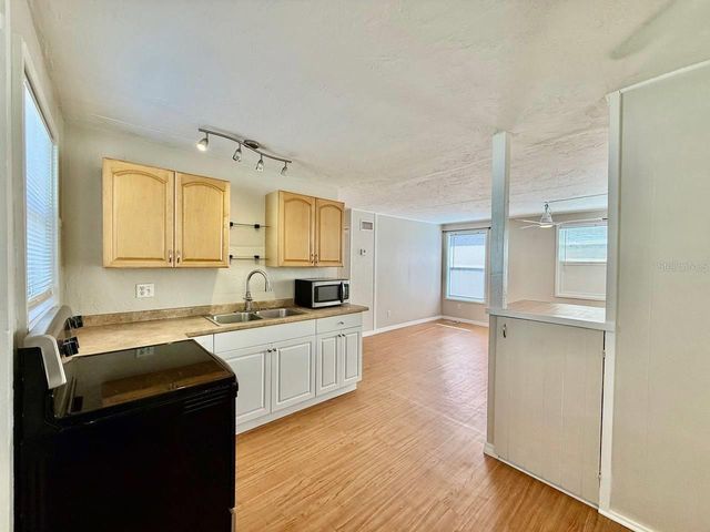 5612 18TH AVENUE S, St Petersburg, FL 33707