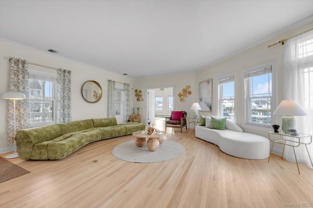 268 Gordon Place, Freeport, NY 11520