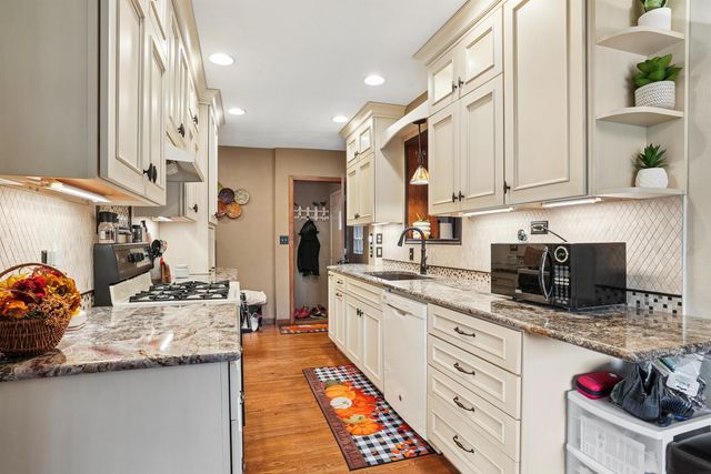 160 Norfolk Road, Waterloo, IA 50701
