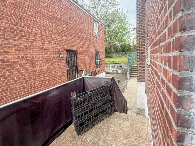 87 Alexander 1, Yonkers, NY 10704