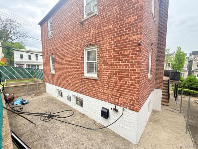 87 Alexander 1, Yonkers, NY 10704