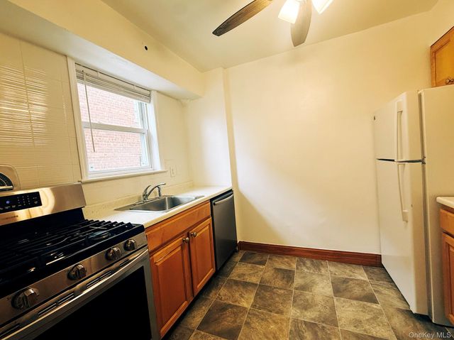 87 Alexander 1, Yonkers, NY 10704
