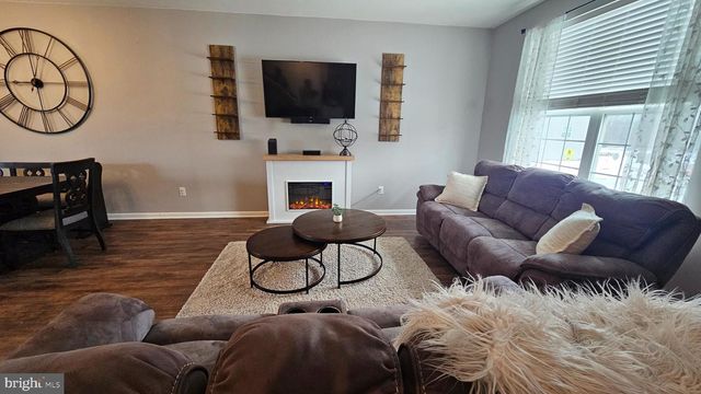 202 POND VIEW CT, Quakertown, PA 18951