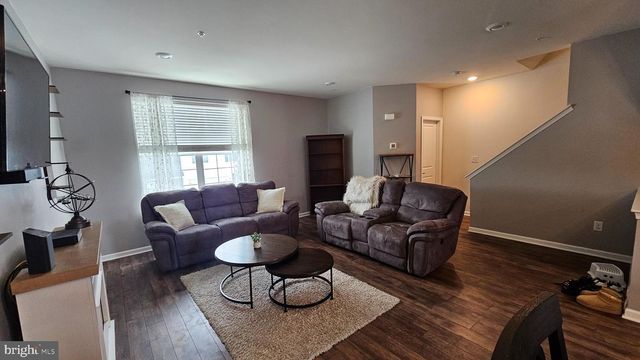 202 POND VIEW CT, Quakertown, PA 18951