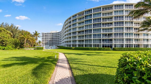 2774 S Ocean Boulevard 206, Palm Beach, FL 33480