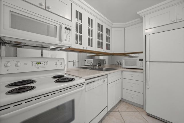 2774 S Ocean Boulevard 206, Palm Beach, FL 33480