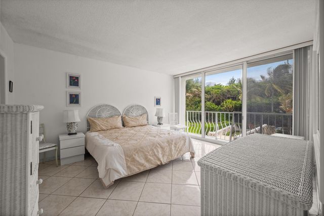 2774 S Ocean Boulevard 206, Palm Beach, FL 33480