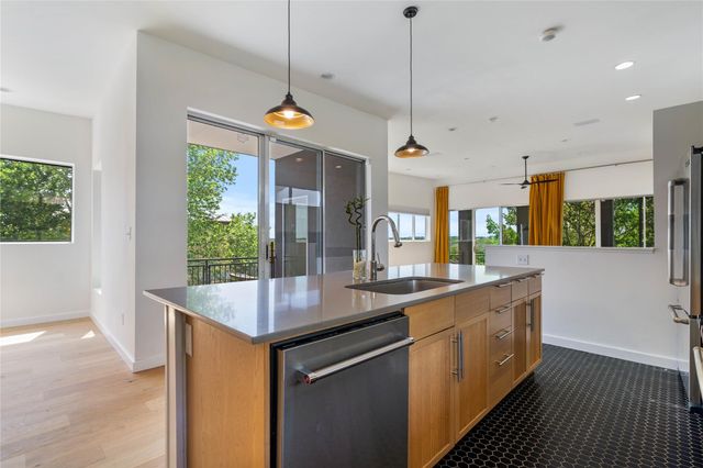 5334 Sendero Hills PKWY, Austin, TX 78724