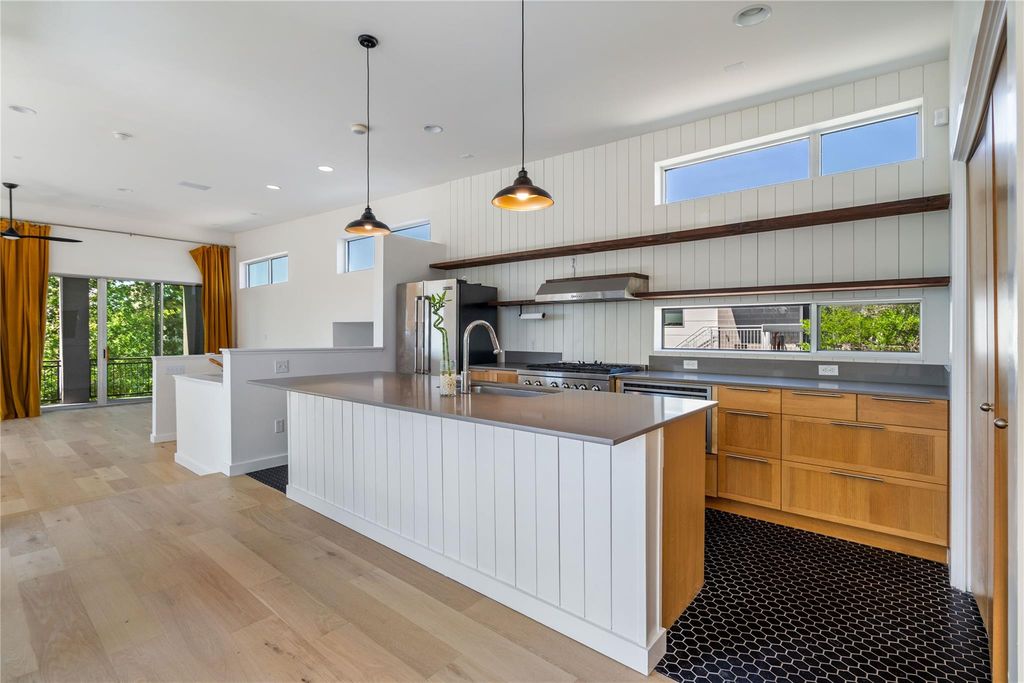 5334 Sendero Hills PKWY, Austin, TX 78724