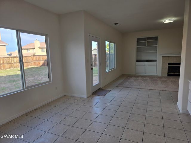 12378 Blazing Star Lane, Victorville, CA 92392