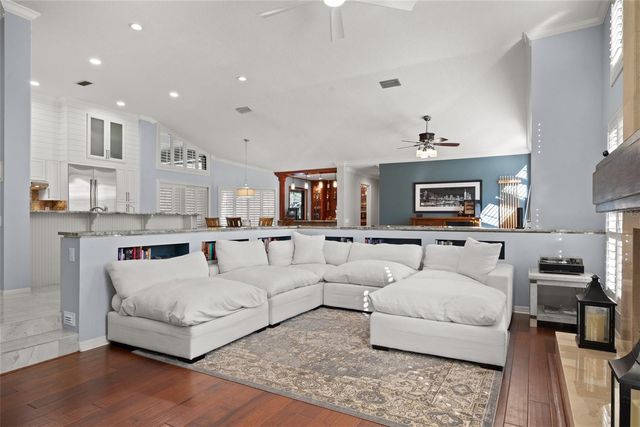 6329 W MACLAURIN DRIVE, Tampa, FL 33647