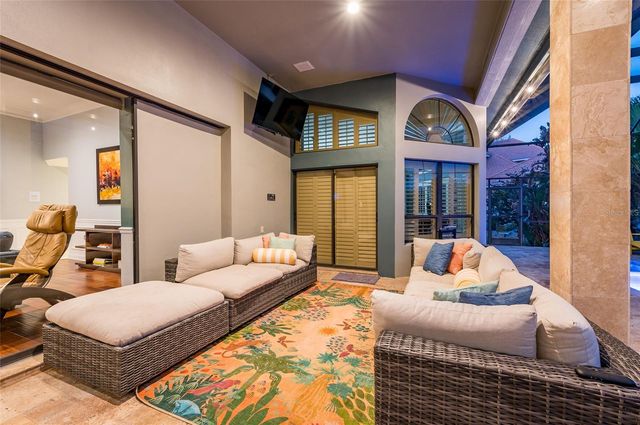 6329 W MACLAURIN DRIVE, Tampa, FL 33647