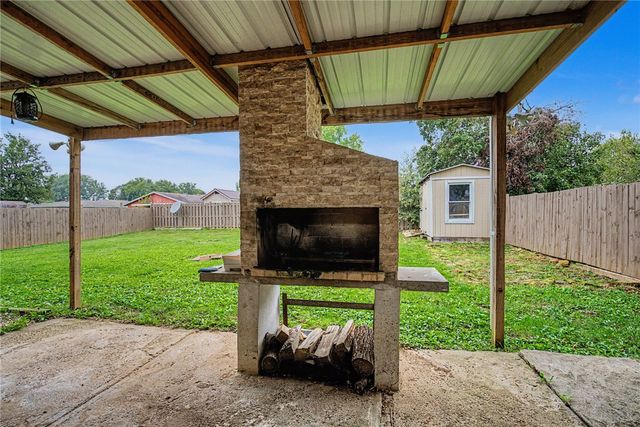 8132 Philadelphia Drive, Fairborn, OH 45324