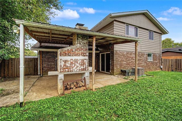 8132 Philadelphia Drive, Fairborn, OH 45324