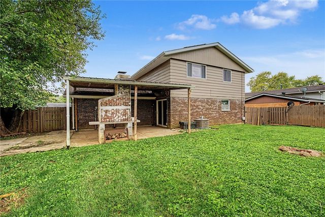 8132 Philadelphia Drive, Fairborn, OH 45324