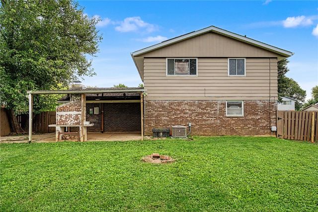 8132 Philadelphia Drive, Fairborn, OH 45324