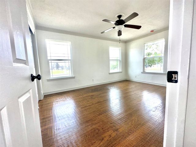 102 S Clark Street, Rockwall, TX 75087