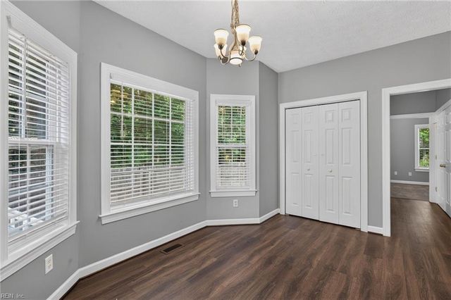 301 Forest View LN, Smithfield, VA 23430