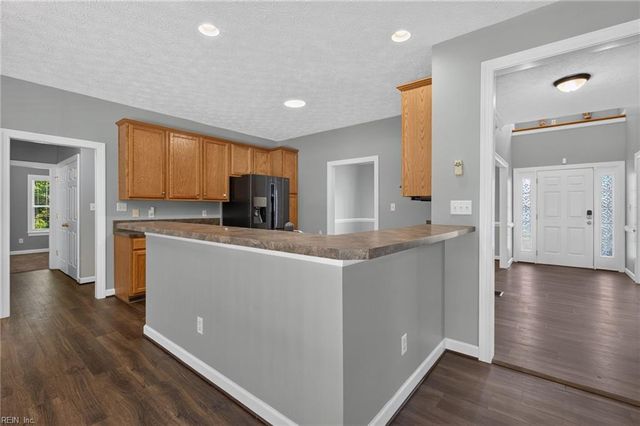 301 Forest View LN, Smithfield, VA 23430
