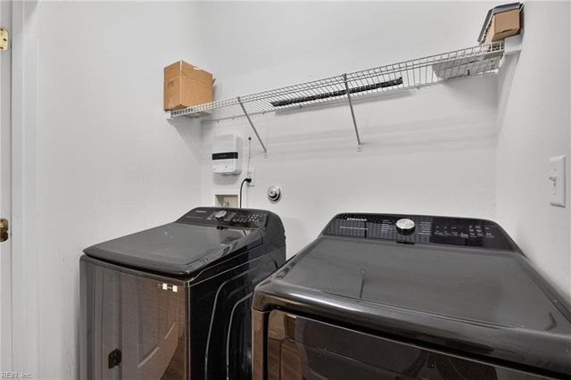 301 Forest View LN, Smithfield, VA 23430